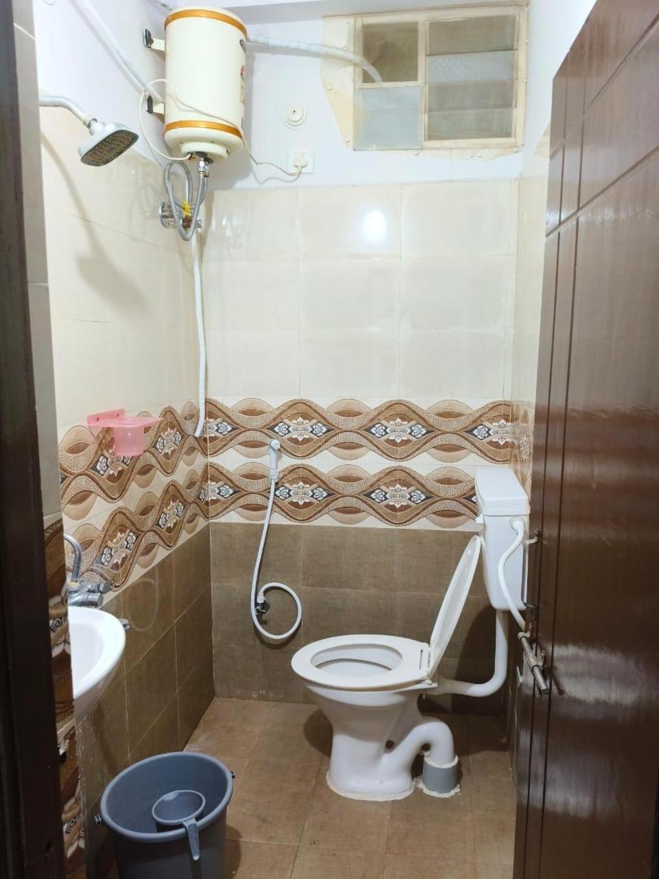 Rupesh Golden Suites ハイデラバード エクステリア 写真